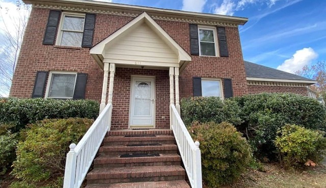 ⁂Your Cozy Home-Minutes to Base, 15min to Downtown ⁂