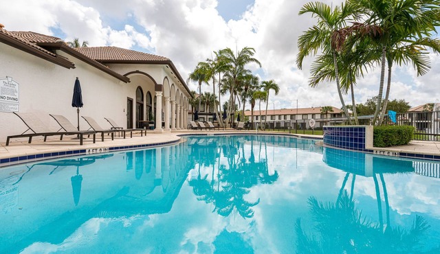 Your Delray Beach Oasis: Lakeview