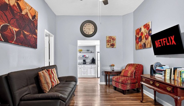 Your DERBY-ready home close to Churchill Downs!
