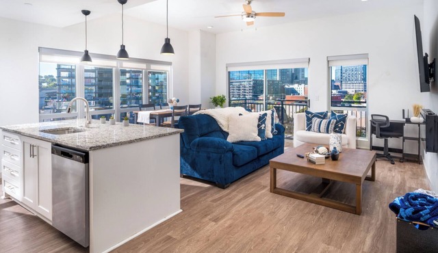 Your Downtown Nashville Getaway with Stunning City Views!