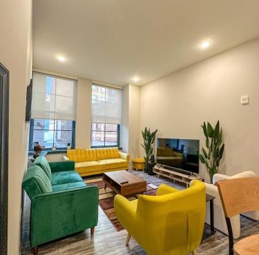 Your Downtown Oasis, Pool Gym in Building Steps from Dining and Top Sights