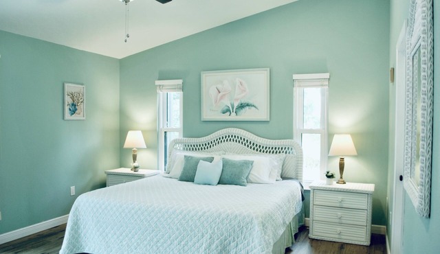 Your Dream Dual-Zone Gateway with Private Pool