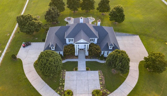 Your Dream Home for Family Gatherings & Weddings