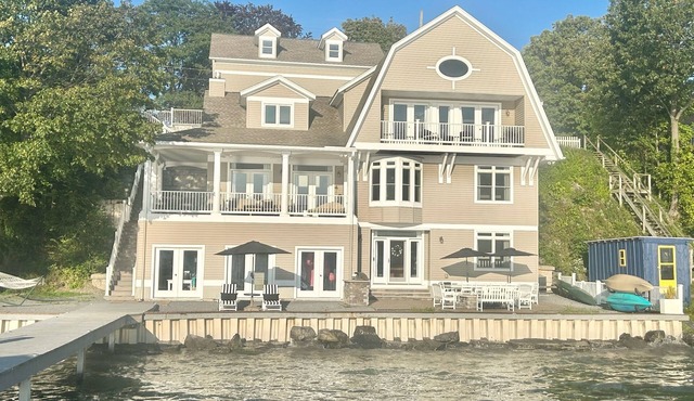 Your dream vacation on gorgeous Seneca Lake! Luxury lakeside living!