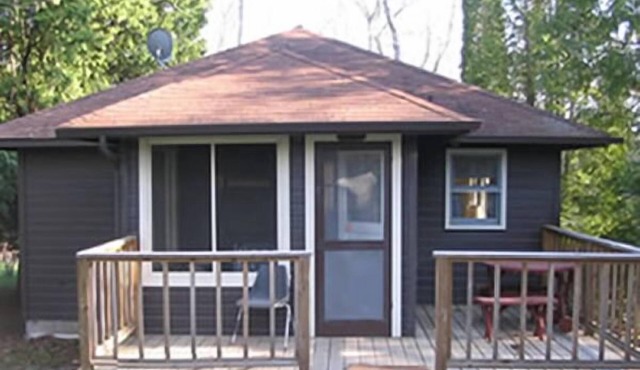 Your family will love the beautiful lake view at this comfortable cottage!