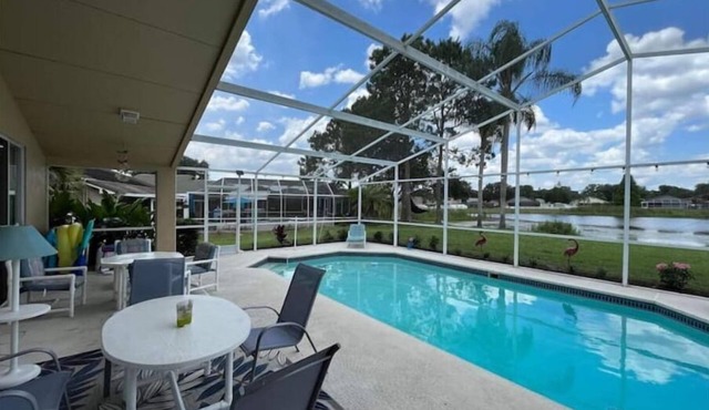 Your Florida Oasis with an Int'l touch.nNow accepting Snowbird reservations! n