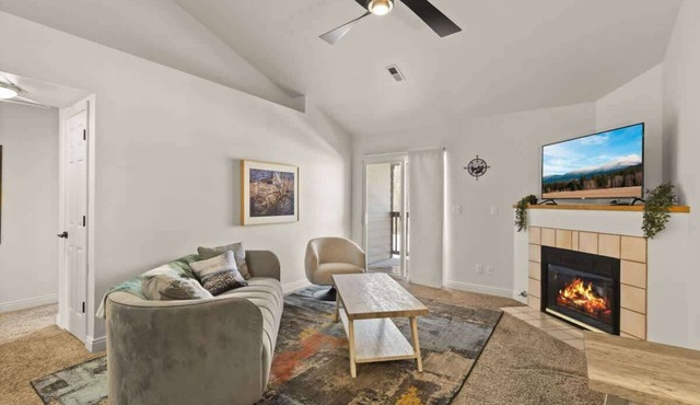 Your Foothills Retreat | Dogs welcome | 30+ days