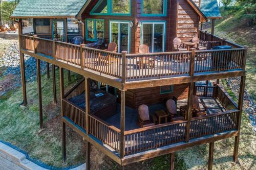 Your Get Away in Ellijay - River Resort with Hot Tub