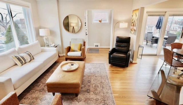 Your Happy Place Entire Home - With Parking!