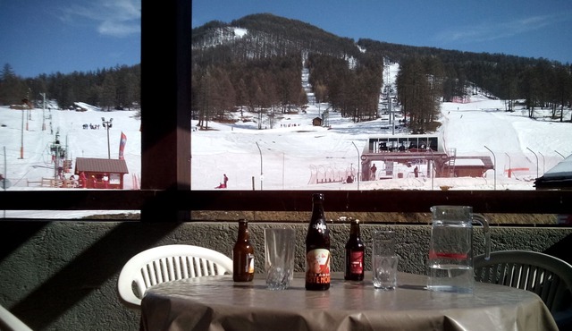 YOUR HOLIDAY AT THE FOOT OF THE TRACKS !!!