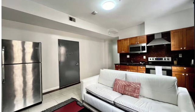 Your Holiday home! 2bd apartment next to Reading terminal