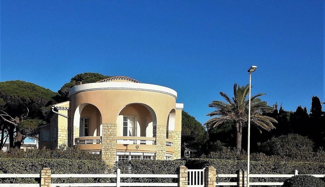 Your holidays by the Mediterranean in a pleasant family villa