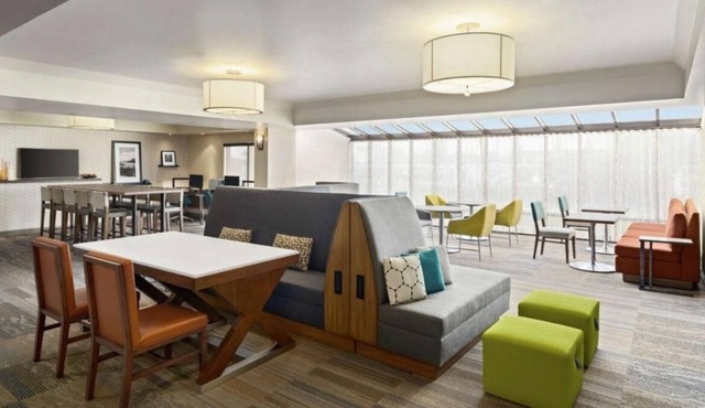 Your Home Away From Home! 3 Comfortable Units, Free Breakfast, Parking!