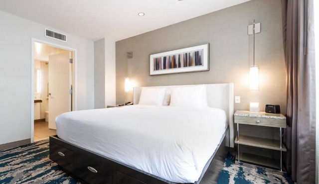 Your Home Away from Home! 3 Convenient Units, Pets Allowed! Minutes to Navy Pier