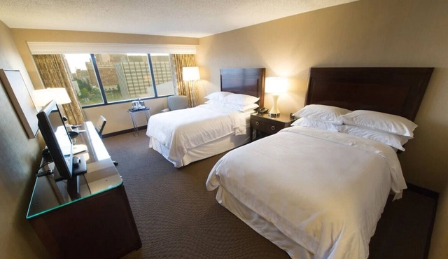Your Home Away From Home! 3 Comfortable Units, Restaurant and Bar, Pet-Friendly
