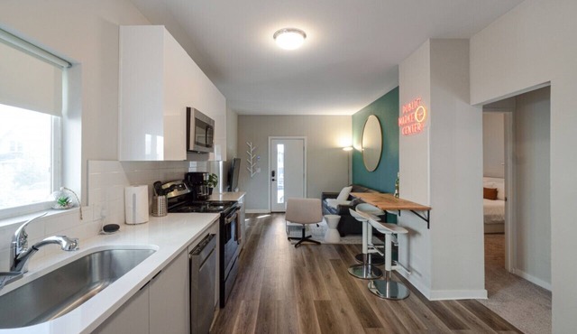 YOUR Home away from Home | Near Capitol Hill | King Bed | BoardGames