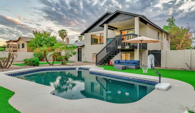 Your Home Away from Home: Free Heated Pool, Games, Western, BBQ, Lux Home