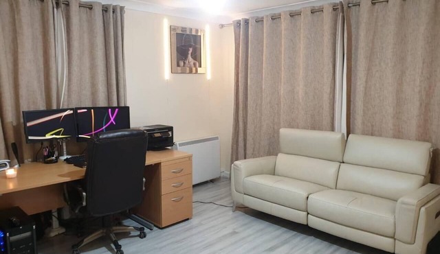 Your Home away from home in Leeds - on the Ring Rd