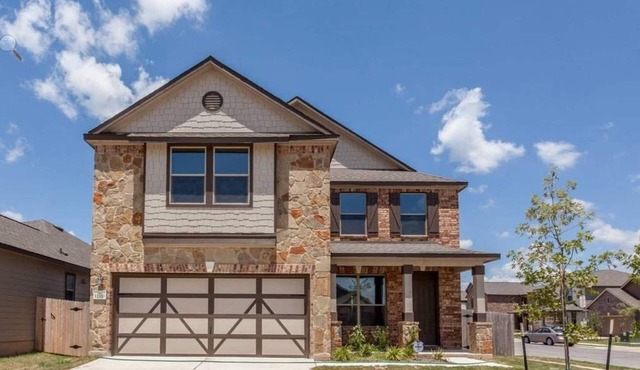 Your Home Away From Home - Entire 2,200 SF