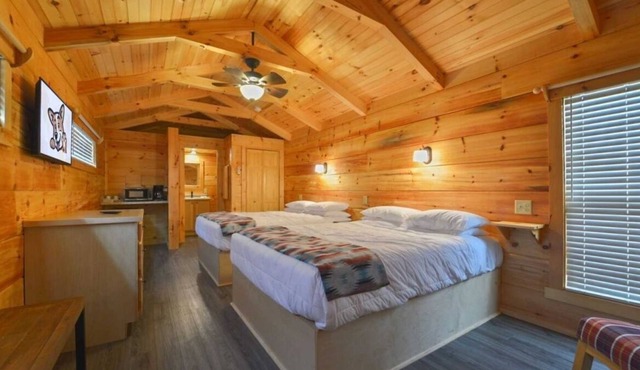 Your Home Away From Home! Patio, Outdoor Pool, Pets are Allowed Here!