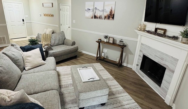 Your Home Away From Home in Bryant 3/2 Minutes From Everything