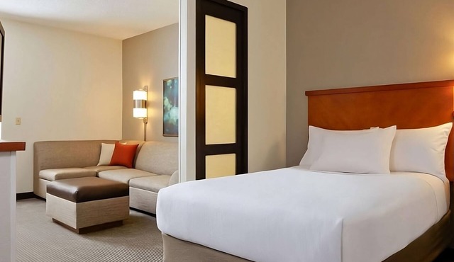 Your Home Away From Home! Pet-Friendly Unit To Relax. Near Sweet Water Park!