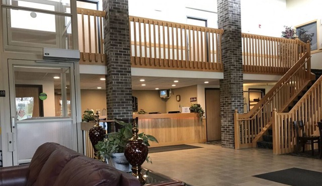 Your Home Away From Home! 4 Great Units, Free Breakfast & Free Parking