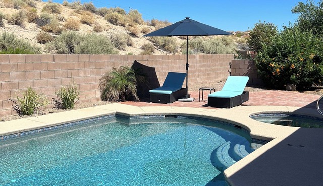 Your Home Away From Home in the Sunshine! Minutes from great amenities.