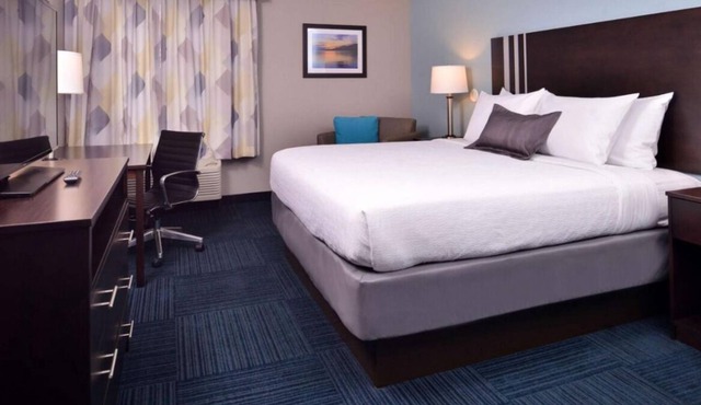 Your Home Away From Home! Onsite Restaurant, Free Parking, Indoor Pool