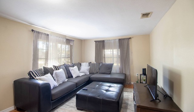 Your Home Away From Home! Contractor Special. 28 days or more only.