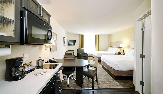 Your Home Base for Exploring Charm City! 2 Great Units with Private Kitchenettes