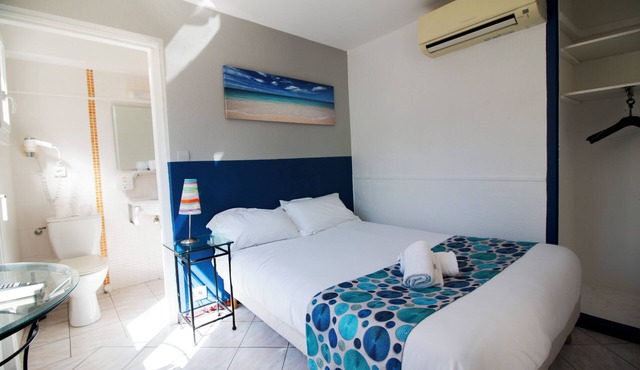 Your Home Away from Home in Six Fours! Pet-friendly Property!