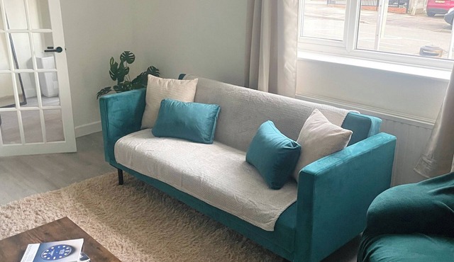 Your Home-From-Home - Business & Families - 6 Beds