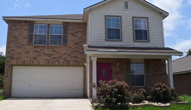 Your Ideal Getaway Home! Close to UTSA & Six Flags