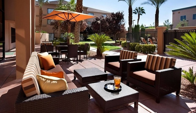 Your Ideal Home Base for Exploring Vegas! Outdoor Pool & Whirlpool!