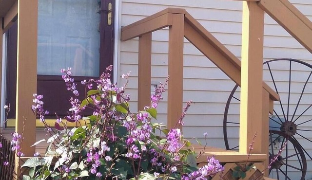 Your Kansas Hide-away! 'The Gatehouse' welcomes you!