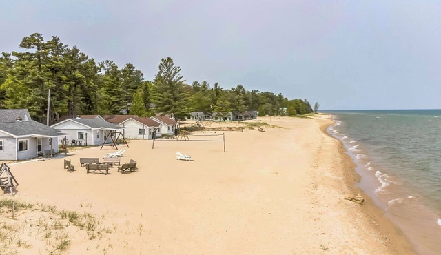 Your Lake Huron Escape! Cozy 2BR Cottage in Greenbush