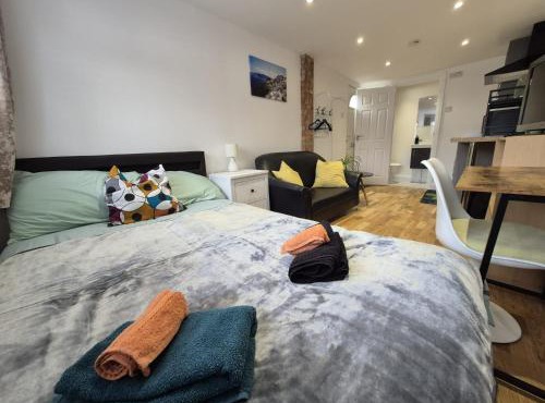 Your London Escape - Cosy Studio w fast Wi-Fi & free onstreet parking