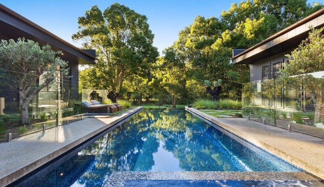 Your Luxury Escape - Friday