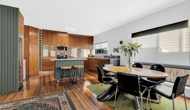 Your Melbourne House large family home in the heart of Yarraville Village.