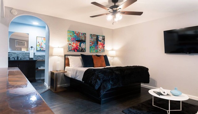 Your Montrose Studios! Sleeps 60/30BR/30BA/25PA ⭐️⭐️⭐️⭐️⭐️