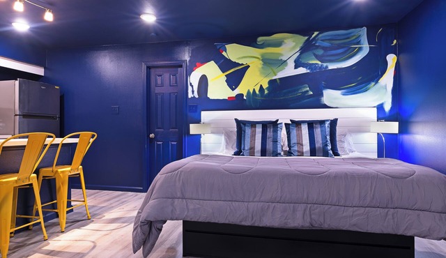 Your Montrose Studios! Sleeps 26/13BR/13BA/13PA