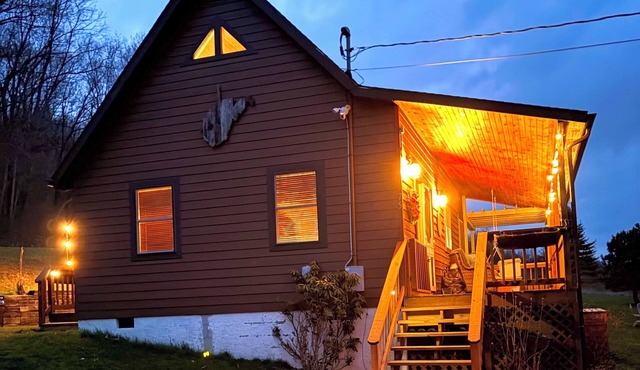 Your Mountain Escape - Hot Tub - Mountain Views - Games - Fire Pit - Vet Owned