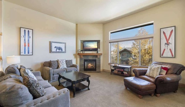 Your Mountain Getaway—Private Hot Tub Included!