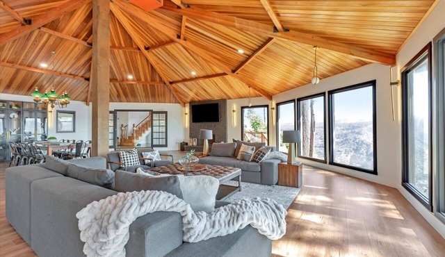 Your Mountaintop Retreat with Breathtaking Views