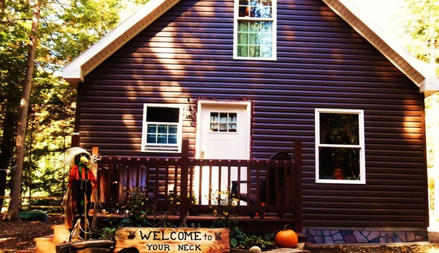 "Your Neck of the Woods" Cabin Rental: Peaceful Get-away Overlooking Fish Creek