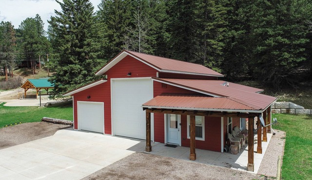 Your Next Cozy Escape 1BR New Cabin near Cheyenne Crossing/Spearfish Canyon!