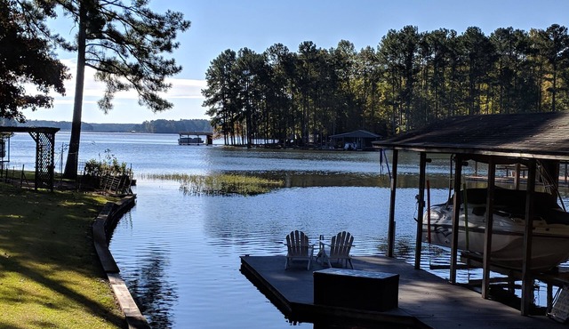 Your next family vacation - Camp Quinn Lake Front Pea Hill Creek 5 BR 3 1/2 BA