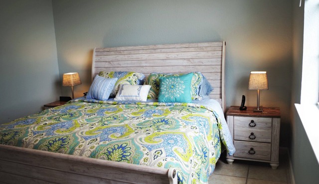 Your next magical getaway! Spacious 3 bedroom, 2 bath condo with pool access!