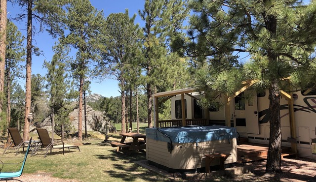 Your Oasis is waiting! Glamping with all the amenities. Cozy, private, relaxing.